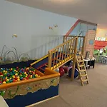 šnek - Ať Si Děti Hrají Aparthotel