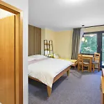 šnek - Ať Si Děti Hrají Aparthotel Benecko