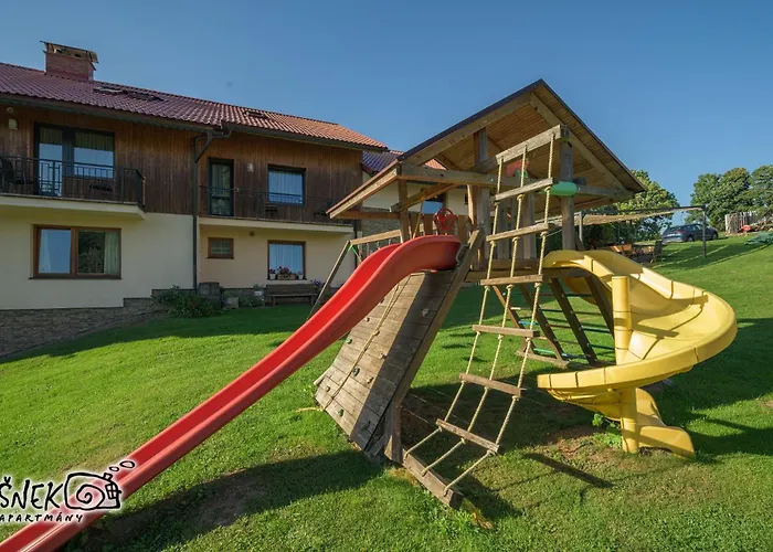 Snek - At Si Deti Hraji Lejlighedshotel Benecko